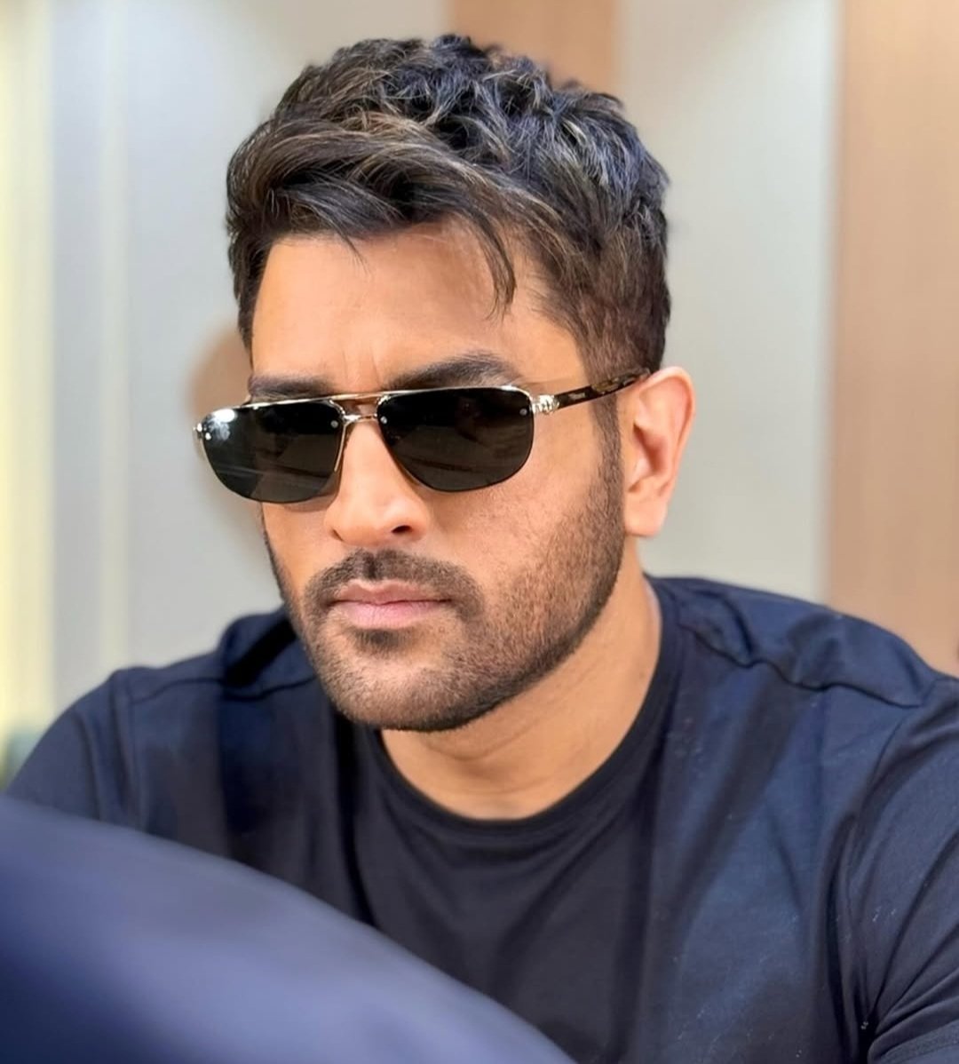 Mahi new look 🔥🔥