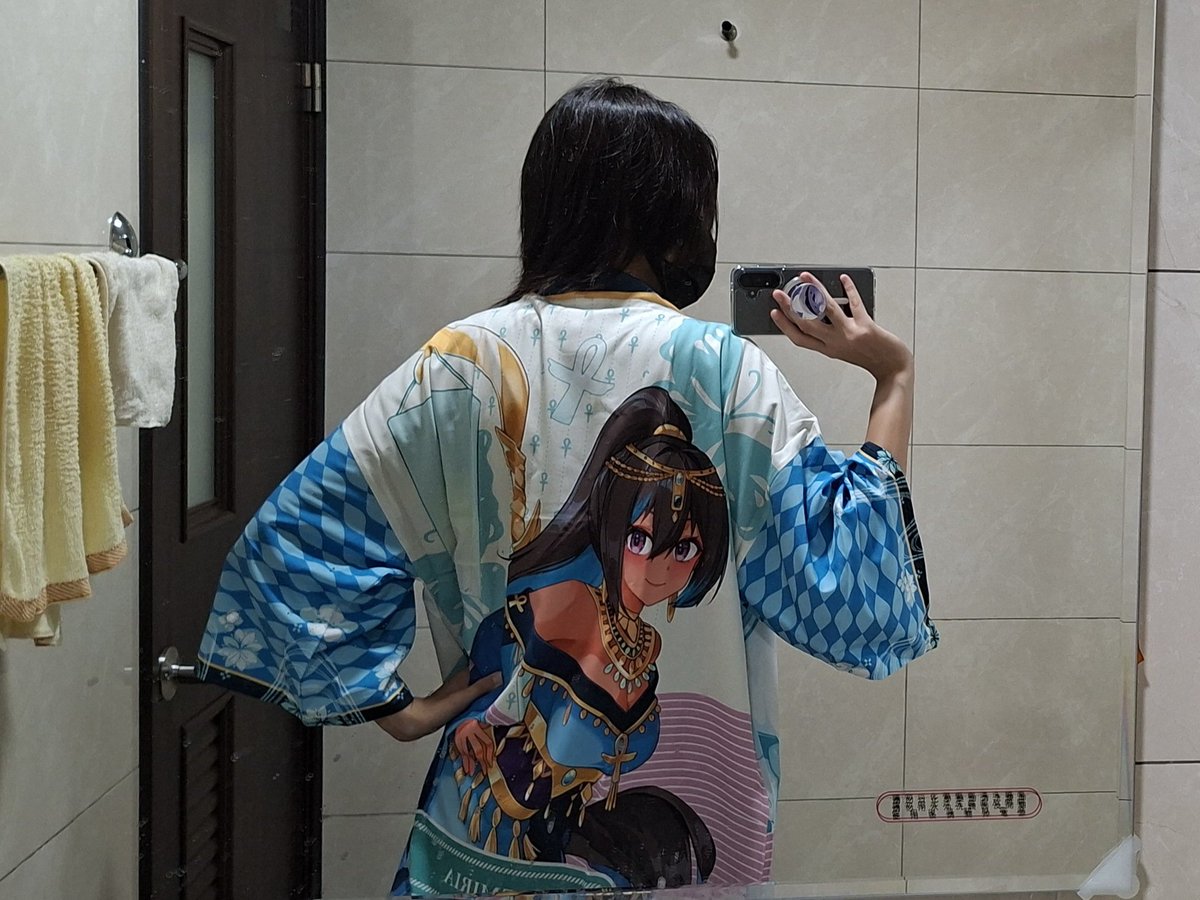 拖了好幾天終於來發文啦~
本來是要幫朋友代購 也因此剛好看到圖
忍不住覺得真的好好看！好喜歡蕾米的圖！
服裝超級適合蕾米！真的超級喜歡！
所以就忍不住也買ㄌ

而且周邊的品質都好好 好喜歡！
還有那個立牌居然是整塊的 真的好大 Σヽ(ﾟД ﾟ; )ﾉ

（留言續）
#remiininder #花遊靈喚物語2025