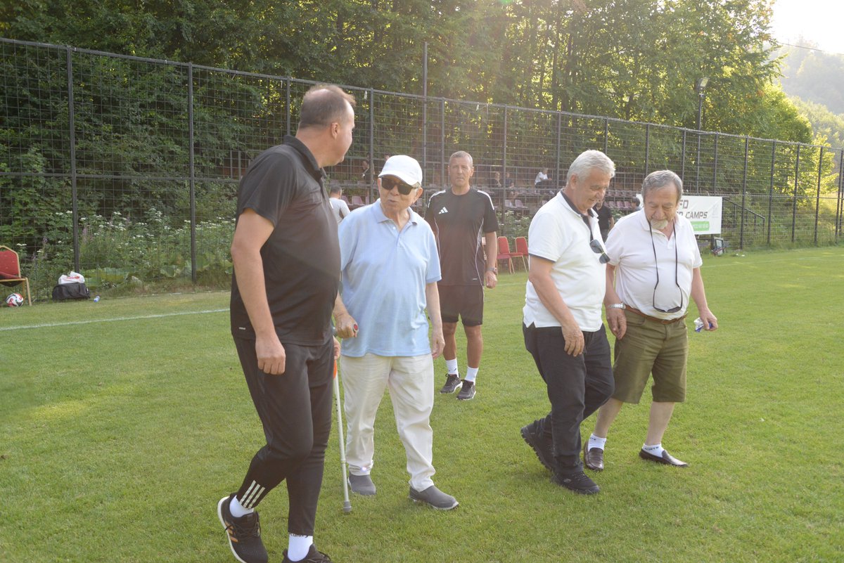Eski yöneticilerimiz Mehmet ve Hüseyin Süri kampımızı ziyaret ettiler

DETAYLAR👇👇👇
fethiyespor.org/haberler/eski-…