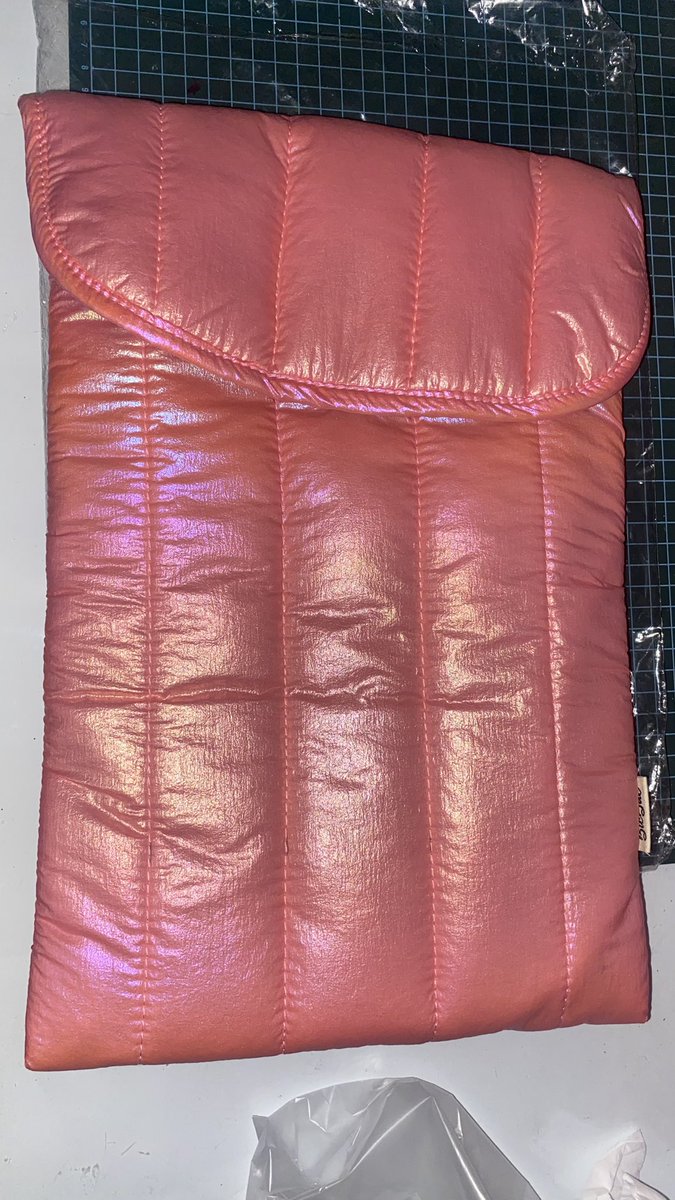 doyitenten's tweet photo. Wts sleeve laptop cantik banget pinknya bisa muat laptop sampai 14inch
Baru belum dipakai sama sekali dijual karena kebesaran dilaptopku
50k aja angkut
Pengiriman manual atau bisa co 🍊

Jual sleeve laptop tas laptop pink https://t.co/yNtiVaxqil