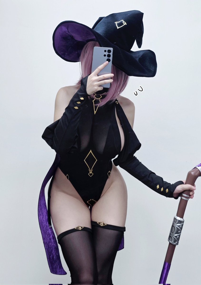 魔女ババ（推定9000歳)
