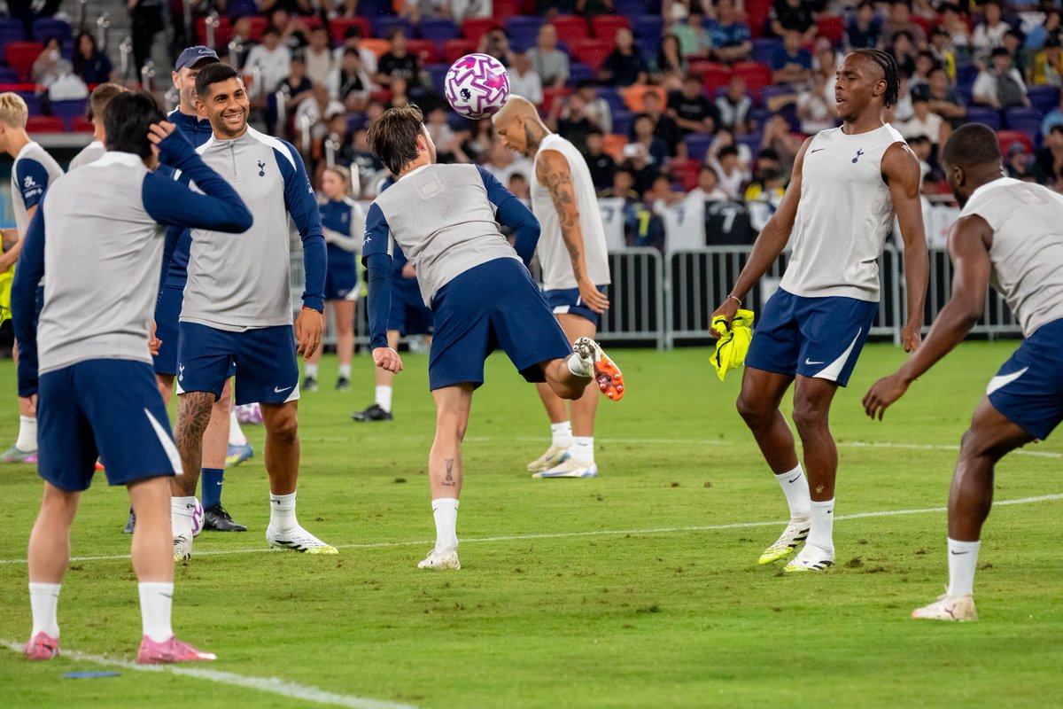 Latihan terbuka di Hongkong 🇭🇰

#SpursID