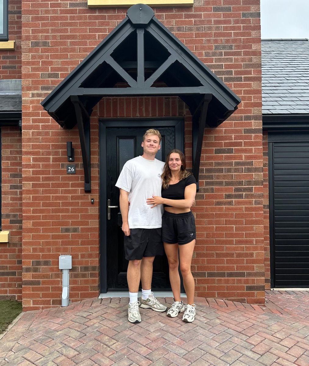Congratulations to Robbie and Lucy on your new home! 🎉🏡

"We're really happy to be moving into our first Shingler home together. I'ts a surreal feeling, we can't wait to start our new chapter!"

We are so pleased you love your Shingler home 🔑