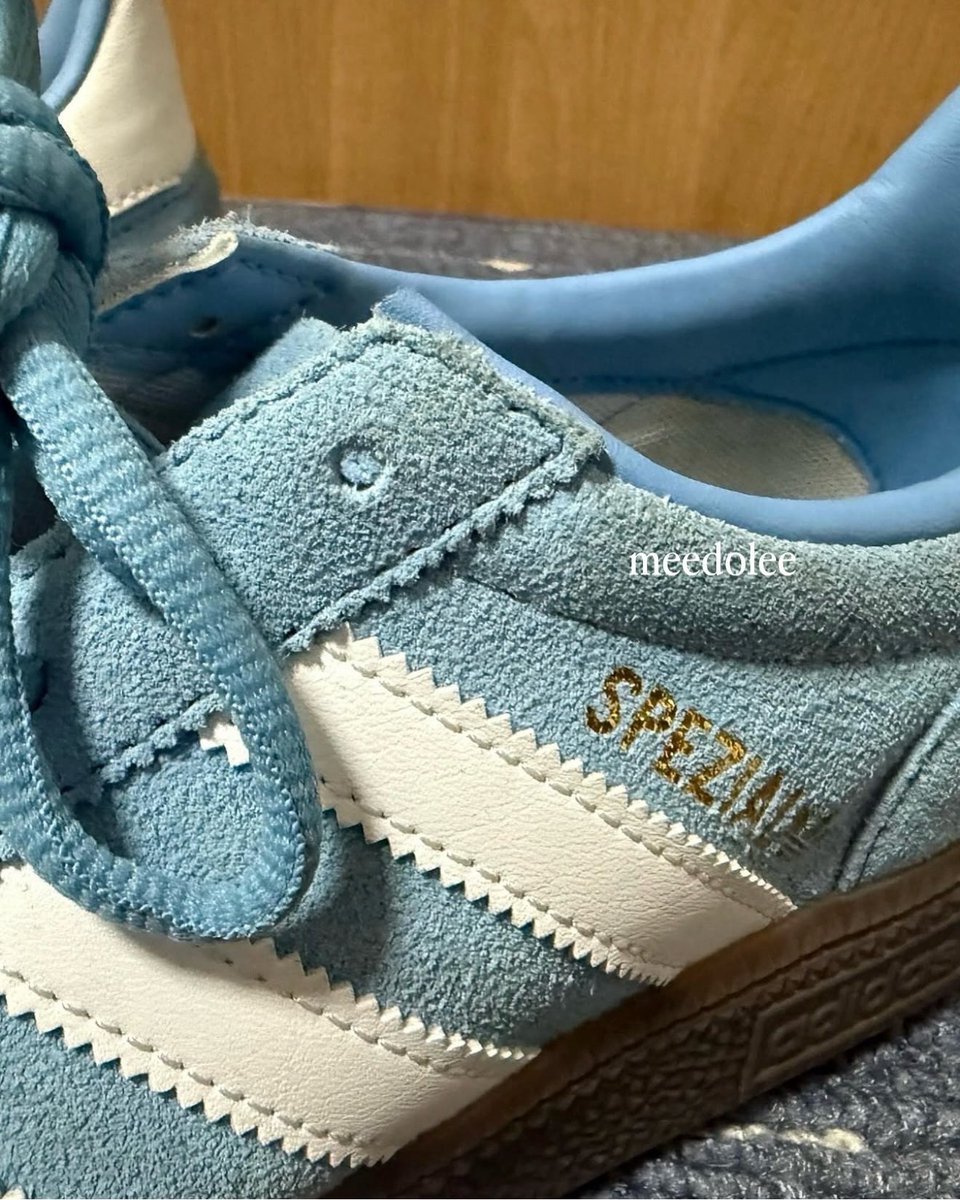 meedolee_'s tweet photo. ส่งต่อรองเท้า adidas spezial สีฟ้าตัวฮิต! 🩵💭
มีกล่องครบซื้อที่ Siam Center 

ไซต์ 40 คนเท้า 39 ใส่ได้ 

สนใจ DM ได้เลย 📥💌
#ส่งต่อรองเท้ามือสอง #ส่งต่อรองเท้าadidas
#รองเท้ามือสอง #รองเท้ามือสองของแท้ 
#รองเท้าผ้าใบมือสอง https://t.co/vBe1yALfm1