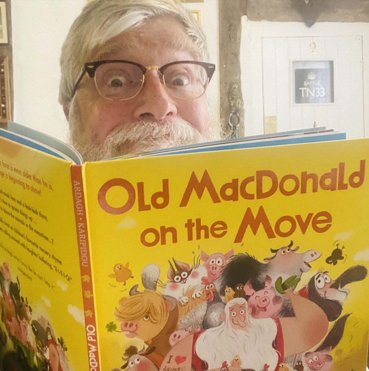To get 25% off my latest picture book OLD MacDONALD ON THE MOVE, illustrated by Maria Karipidou, be sure to order it from Waterstones Online BY MIDNIGHT THURSDAY 31st JULY. It's out in early August and is jam-packed with silliness, fun, and "E-I-E-I-O!"s! Please share the news!