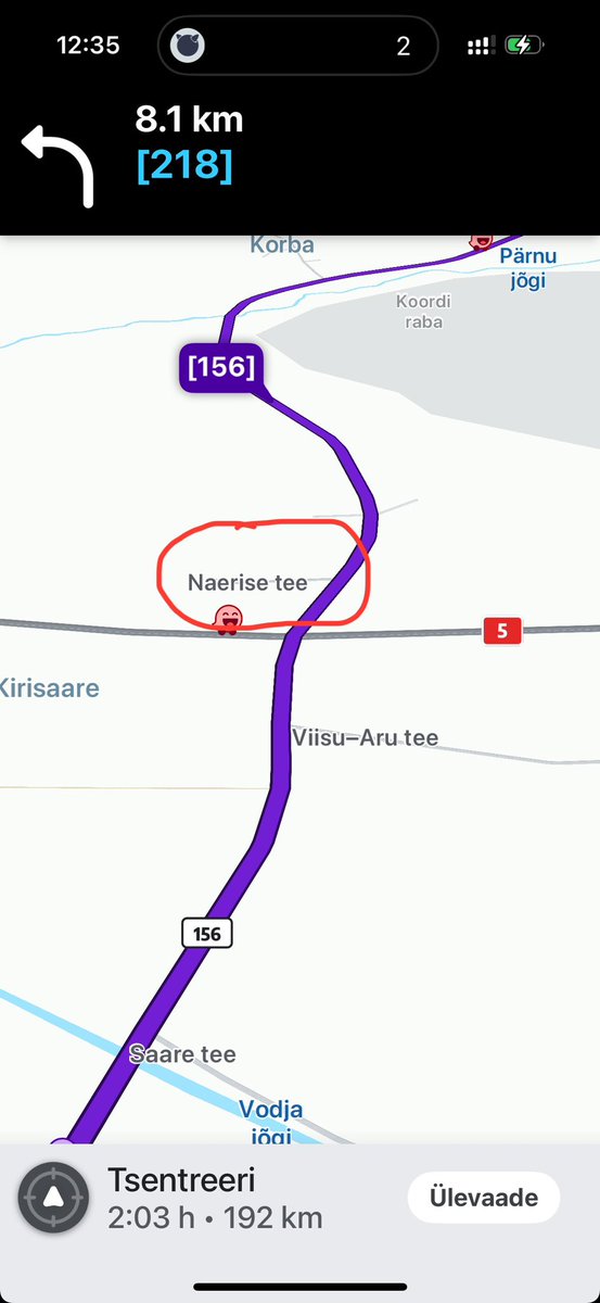 Kaunised naised sõid rukise leiba. Või midagi.