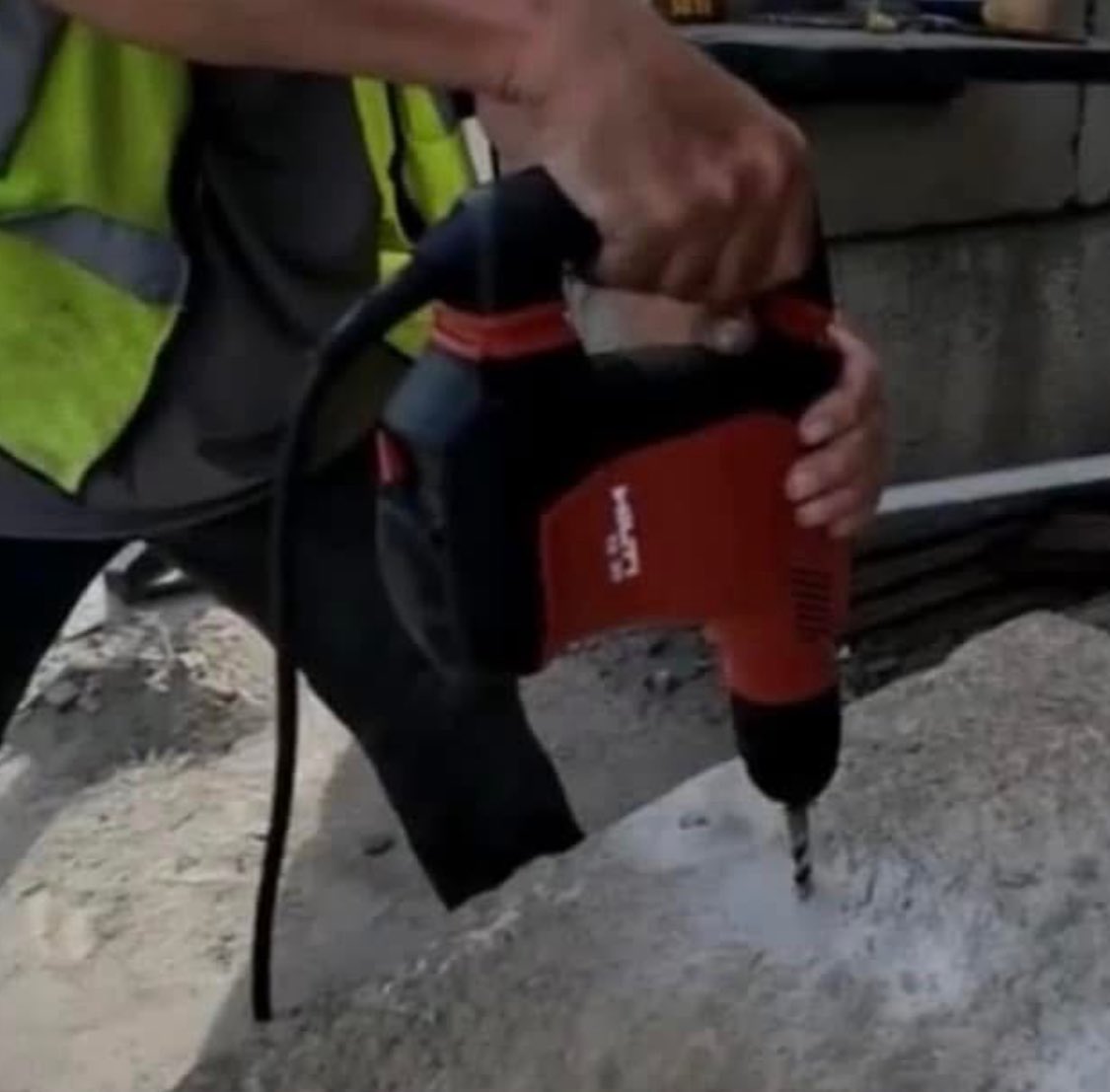 OLDENEGRANITE's tweet image. Splitting reclaimed granite by hand with the feather and wedge method.
oldenewenglandgranite.com

#GraniteSuperstore #OldeNewEnglandGranite #Antiquegranite #reclaimedgranite #Granitesupplier #splittingstone