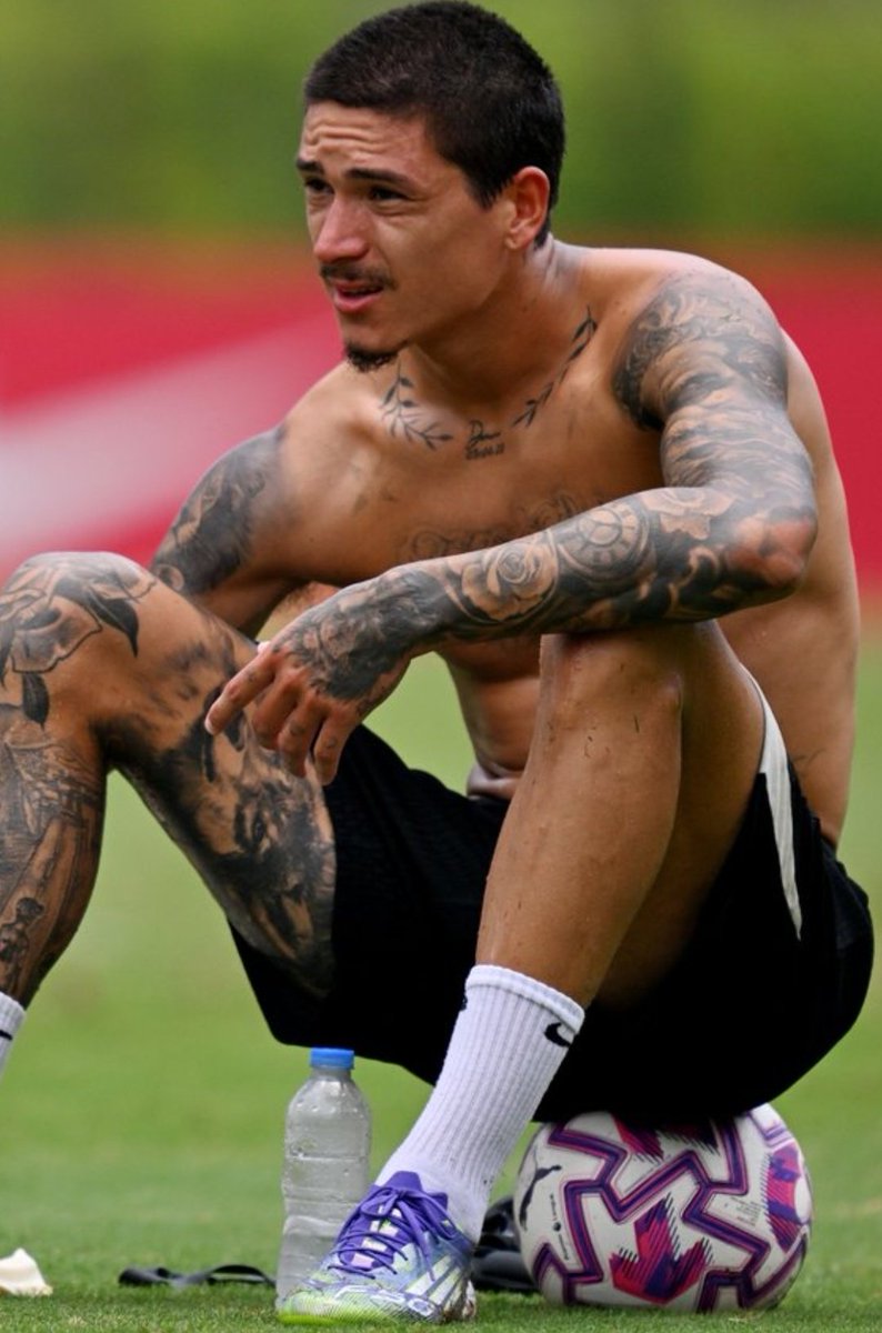 After today's match it is clear that we should give Nunez a chance in another club