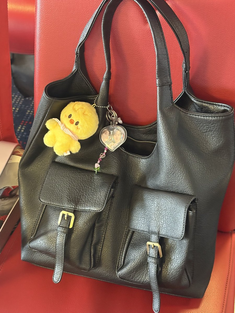 lasoleiletlune's tweet photo. omw to tenerife to keep filming and bokkari still my best companion <3 https://t.co/Cq55FPUyHS