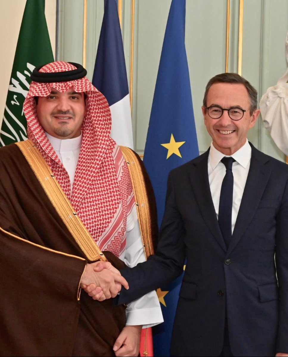 Boualem Sansal comme paravent au racisme ordinaire à l'égard de l'Algérie mais, Khashoggi, le journaliste torturé, assassiné et démembré par l'Arabie saoudite ne fait perdre son sourire macabre à Bruno Retailleau. L'argent, puissant révélateur de la France des salauds.

Amitiés.
