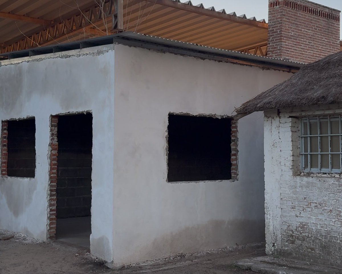 En construcción de un nuevo salón para el Club de Leones en San Javier 🙌

Una institución que es el corazón solidario de la comunidad, y que ahora va a contar con un espacio renovado para seguir acompañando, ayudando y generando oportunidades.
¡Gracias por todo lo que hacen! 💛