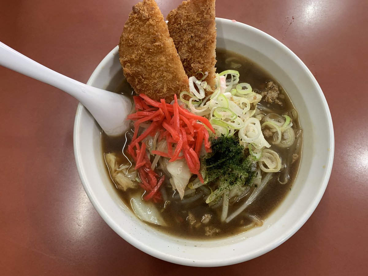 inuinuwonderful's tweet photo. 7月も終わりますね

つい先日、久々に連食したわー腹パンパン調子こいたー、なーんっつってたらその数日前に普通に連食してんのすっぽ抜けてる
記憶力どうなってるのか

とものもと さま　醤油らーめん
中華料理大輦 さま　ソースラーメン ハムカツTP

ごち��うさまでした😋 https://t.co/8mWnKkaqJv