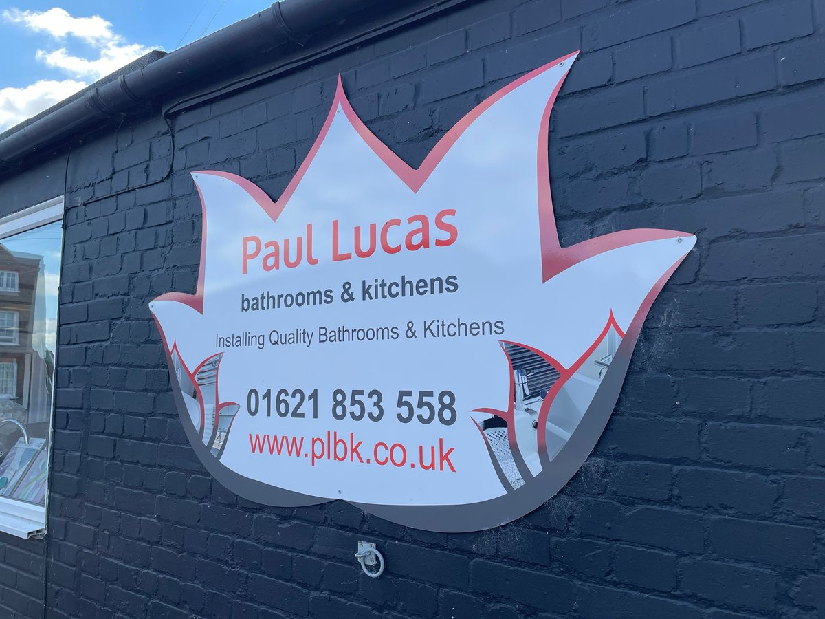 ✨Take a look at our JT partner Paul Lucas Bathrooms &amp; Kitchens stunning showroom in Maldon✨

A gorgeous display showcasing our versatile slate effect Naturals by JT shower tray with colour match waste 🤩

#BathroomShowroom #PaulLucasBathroomsandKitchens #JTPartner #Naturals #JT