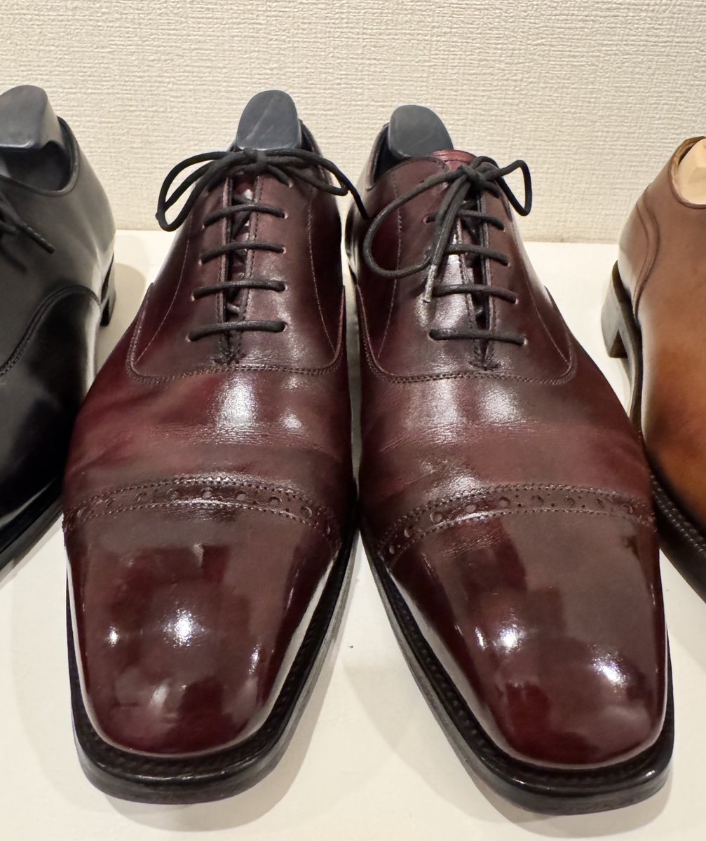 nyaonichs's tweet photo. プロによるシューシャイン👞✨
気分が上がる仕上げでした☺️
#TTBO https://t.co/xo3uK4YMYO