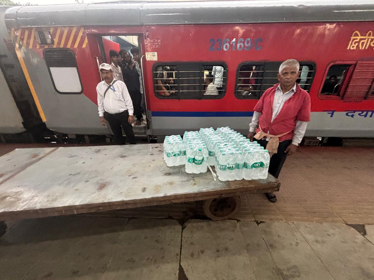 Kgprail1 (@kgprail) on Twitter photo During routine inspection & checking, 9 cases of unapproved Packaged Drinking Water was detected in Train No. 22831. The consignment was confiscated & seized at Kharagpur Station by vigilant railway staff.
#EkBharatShreshthaBharat
<a href="/EBSB_Edumin/">Ek Bharat Shreshtha Bharat</a>
<a href="/serailwaykol/">South Eastern Railway</a> During routine inspection & checking, 9 cases of unapproved Packaged Drinking Water was detected in Train No. 22831. The consignment was confiscated & seized at Kharagpur Station by vigilant railway staff.
#EkBharatShreshthaBharat
<a href="/EBSB_Edumin/">Ek Bharat Shreshtha Bharat</a>
<a href="/serailwaykol/">South Eastern Railway</a>