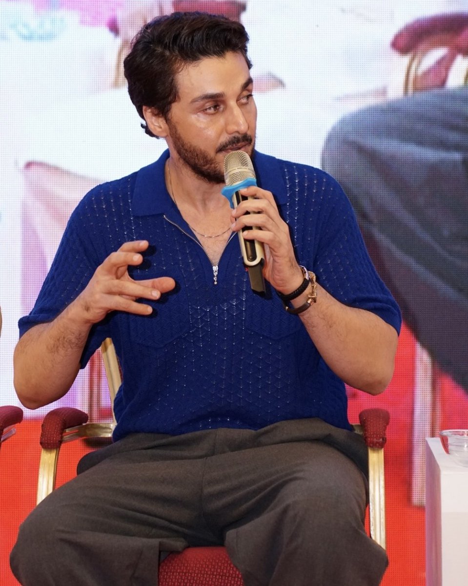 وفاقی وزیر برائے منصوبہ بندی،  پروفیسر احسن اقبال  کا ’’اُڑان پاکستان تخلیقی صنعت اور ثقافتی معیشت کانفرنس‘‘ کے افتتاحی سیشن میں کلیدی خطاب 
 sahafi.online/17236/ #UraanPakistan #Karachi <a href="/HibaFawadPk/">Hiba Fawad</a> <a href="/adnanactor/">Adnan Siddiqui</a> <a href="/Sabhamid/">Saba Hamid</a> <a href="/Ahsankhanuk/">Ahsan Khan</a> <a href="/azaanskhn/">Azaan Sami Khan</a> <a href="/RizwanBeyg/">Rizwan Beyg</a> <a href="/MalihaRehman/">Maliha Rehman</a>