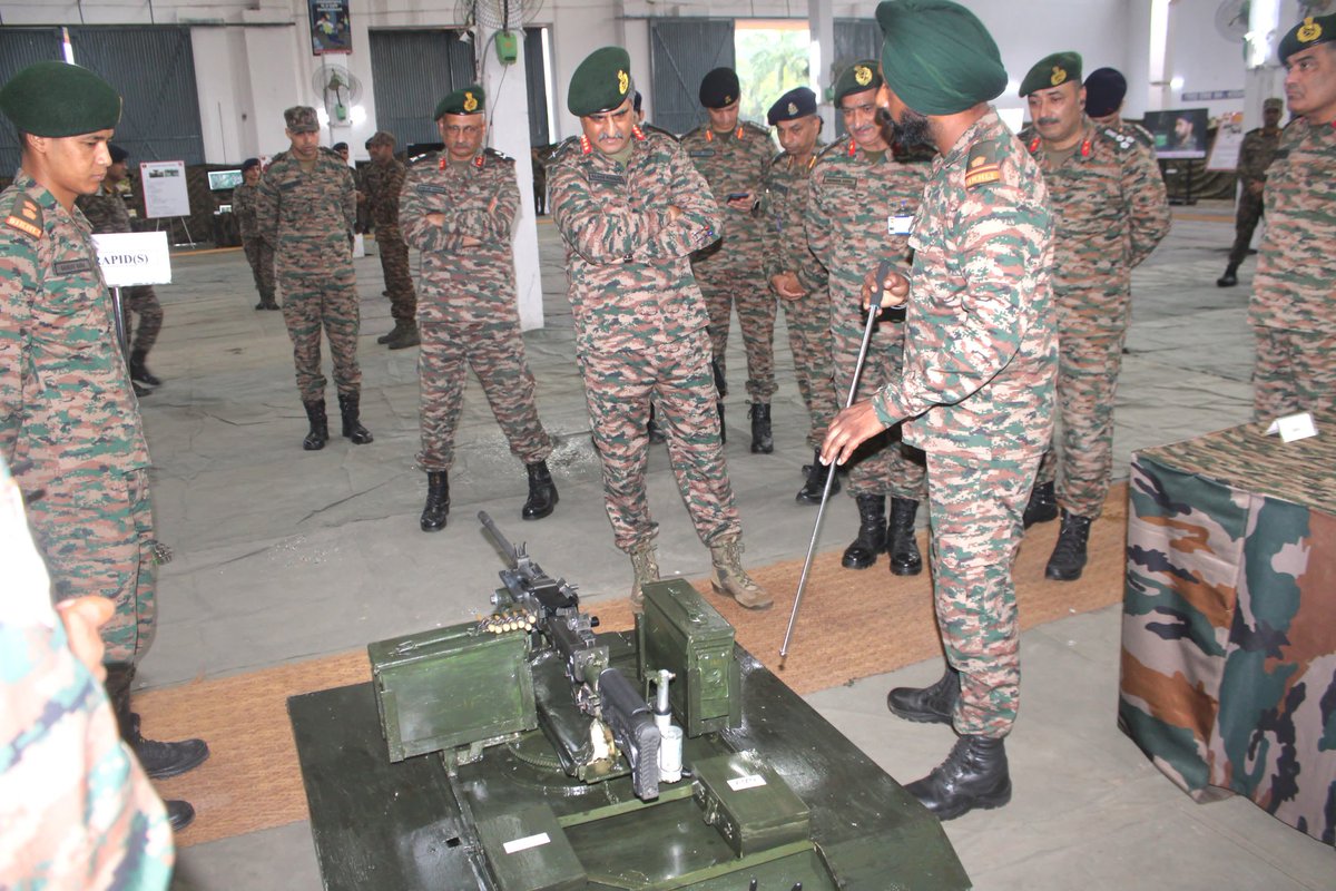 westerncomd_IA's tweet image. #CapabiltyDevelopment
#OnPathToTransformation 

Creativity &amp;amp; ingenuity was at full display during two days of Kharga Corps Ideas &amp;amp; Innovation competition. Lt Gen #RajeshPushkar, AVSM, VSM, GOC #KhargaCorps complimented the participants for their relentless pursuit to improve…