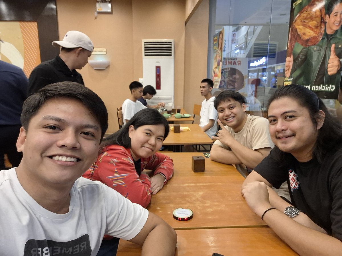 xandz34's tweet image. From Mang Inasal  🤪
#Groufie #workmate #Colleagues #EatingTime #ITC #SMCenter #Foodtrip #MangInasal #DairyQueen 
📷  July 28 2025