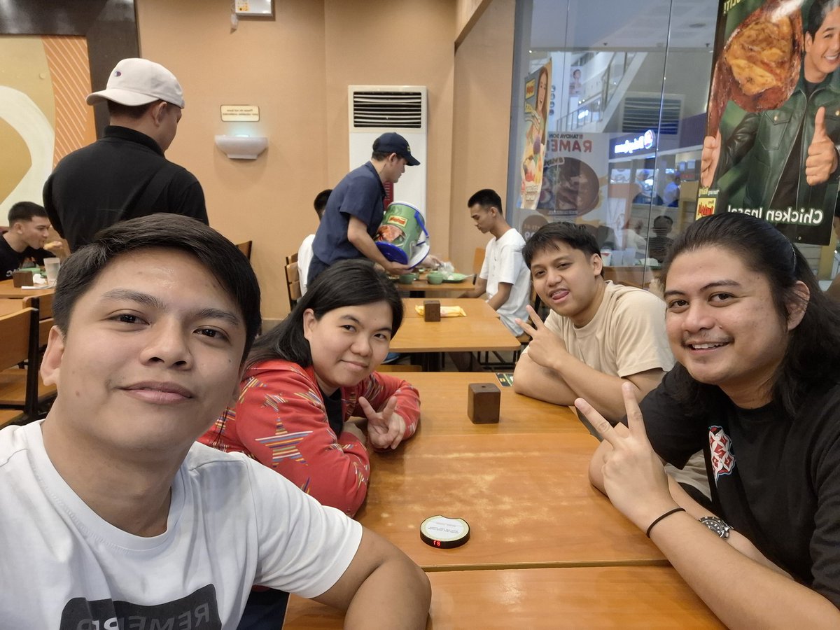 xandz34's tweet image. From Mang Inasal  🤪
#Groufie #workmate #Colleagues #EatingTime #ITC #SMCenter #Foodtrip #MangInasal #DairyQueen 
📷  July 28 2025