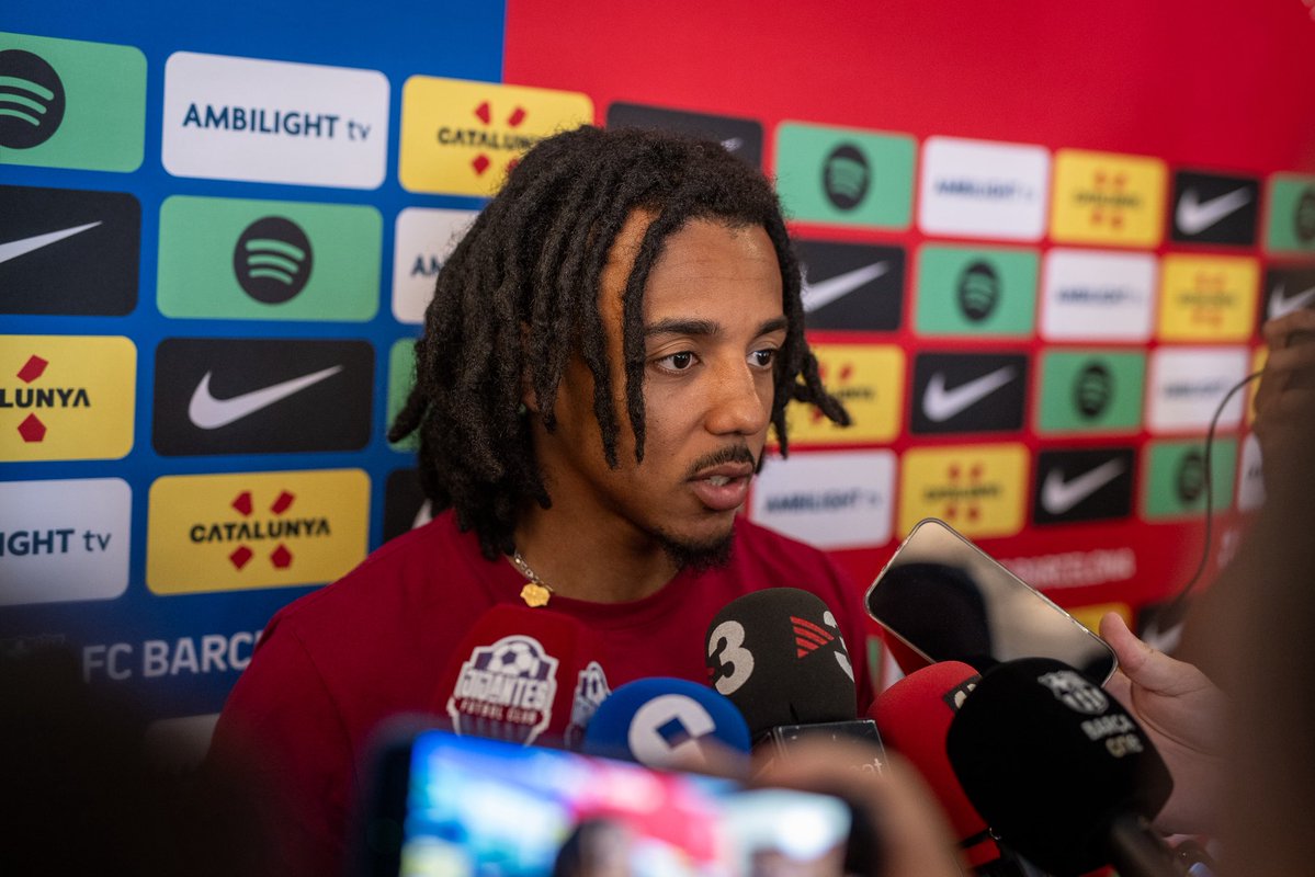 🚨🎙️Kounde mengonfirmasi perpanjangan kontraknya: "Ya, semuanya sudah siap untuk kontraknya sampai tahun 2030 saat kami kembali ke Barcelona. Semuanya berlangsung dengan cepat." 🔥🇫🇷