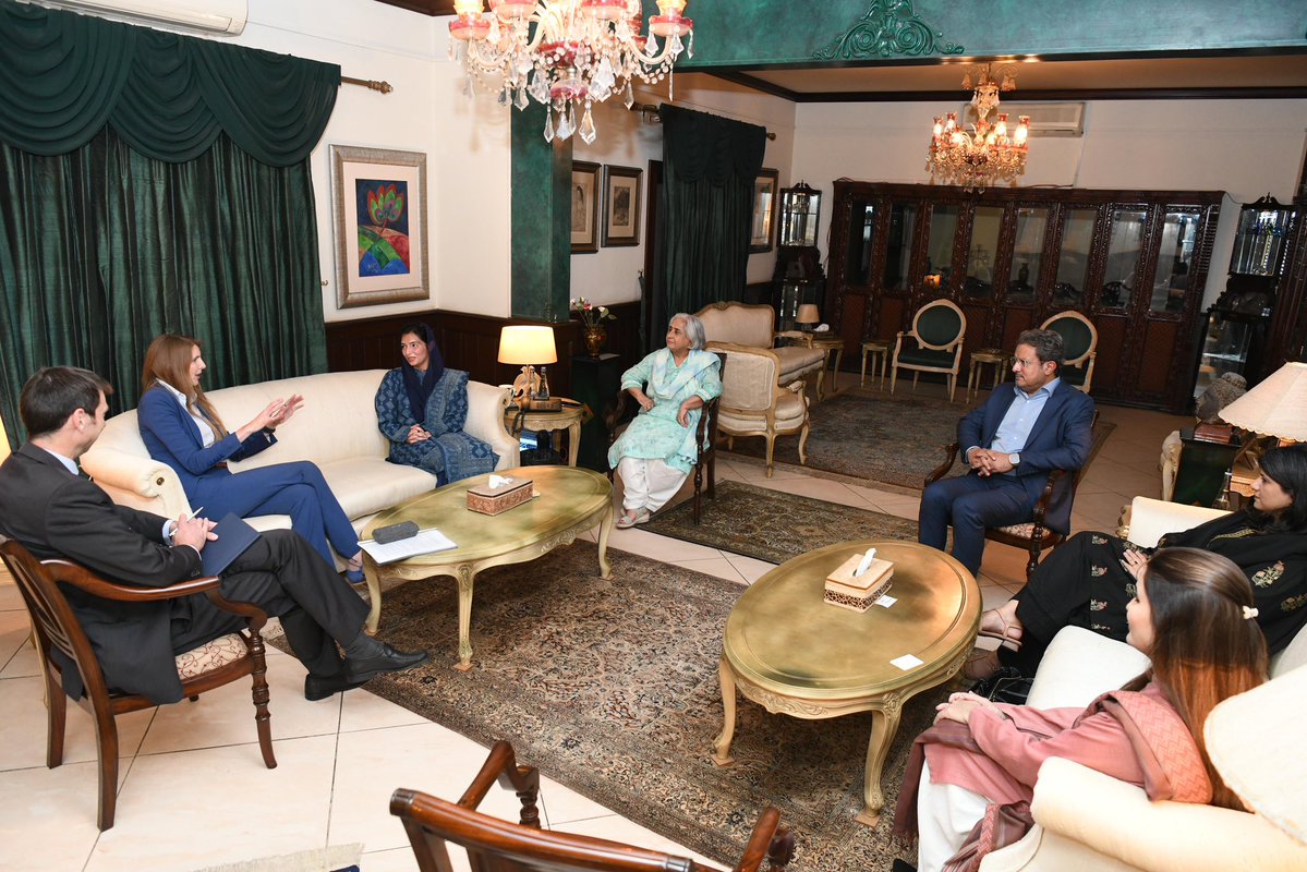 PPP (@mediacellppp) on Twitter photo H.E. Bibi <a href="/AseefaBZ/">Aseefa B Zardari</a>, First Lady of Pakistan, meets British High Commissioner <a href="/JaneMarriottUK/">Jane Marriott</a> at Bilawal House, Karachi.
Read More: ppp.org.pk/pr/34372/ H.E. Bibi <a href="/AseefaBZ/">Aseefa B Zardari</a>, First Lady of Pakistan, meets British High Commissioner <a href="/JaneMarriottUK/">Jane Marriott</a> at Bilawal House, Karachi.
Read More: ppp.org.pk/pr/34372/