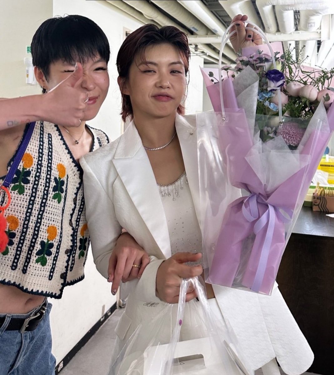 This is family 🥹💙 BUMSUP family 

I hope GABEE will have some free time and can watch AIKI’s musical too 🥹💙