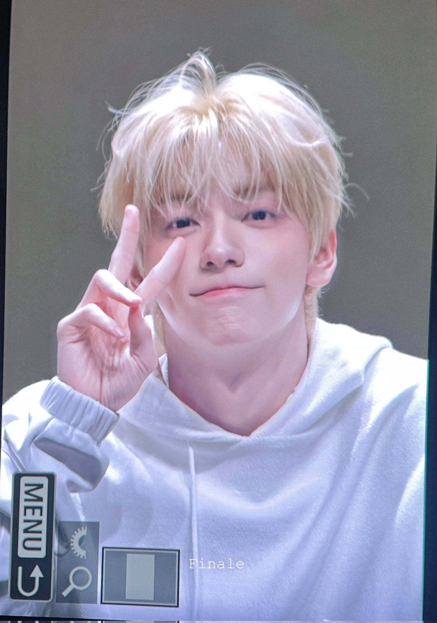 riri🍒 (@txtshine) / X