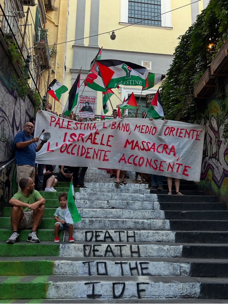 Napoli ti amo sempre più 🇵🇸❤️

“Israele massacra, l’Occidente acconsente”
#FreePalestine