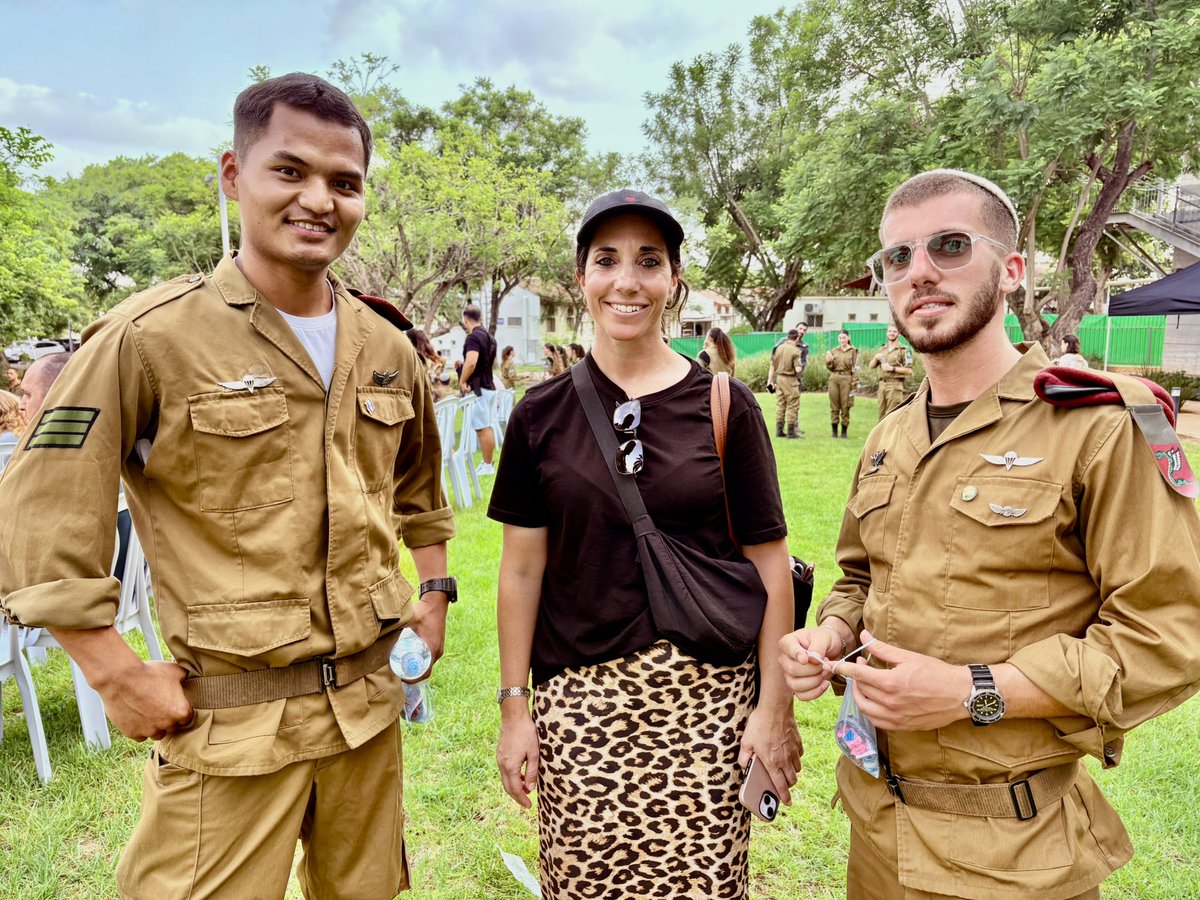 GoldsmithEli's tweet photo. Thank you for your Tefilah &amp; Support - my soulmate shared on this special week for our oldest son his final Tekes today #tyhashem https://t.co/sQKMxwQeq9
בהצלחה ברוך יצחק חזק כל הכבוד על השרות שלך שבוע אחרון אחרי שלוש שנים💪🏻💪🏻💪🏻💪🏻🙏🙏🙏🙏הודו להשם כי טוב כי לעולם חסדו #blessings https://t.co/YYPE674t75