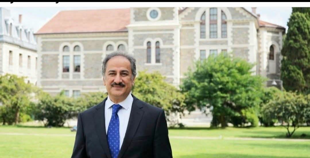 Boğaziçi Üniversitesi 
      Rektörlüğü ‼️

 Turkcell Yönetim Kurulu Üyesi‼️

 Türk-Japon Bilim ve Teknoloji Üniversitesi Konsey Üyesi‼️

 TÜBİTAK Yönetim Kurulu Üyesi ‼️

Erdoğan, Nabi İnci’yi makama boğuyor. 

Dört görev ataması hepsinden  de  maaş  ve huzur hakkı alıyor..
