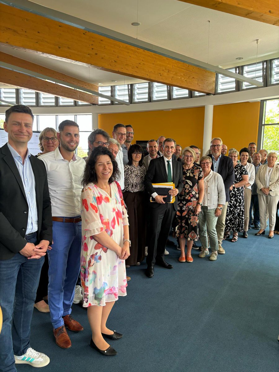 🤝 Bildung braucht Dialog: Als ehemaliger Schulleiter sucht Bildungsminister <a href="/janriedelhalle/">Jan Riedel</a> den direkten Austausch mit den Schulen – bei den traditionellen Schulleiterdienstberatungen in den Sommerferien. Heute gab es den Auftakt mit den Berufsbildenden Schulen des Landes. /jh