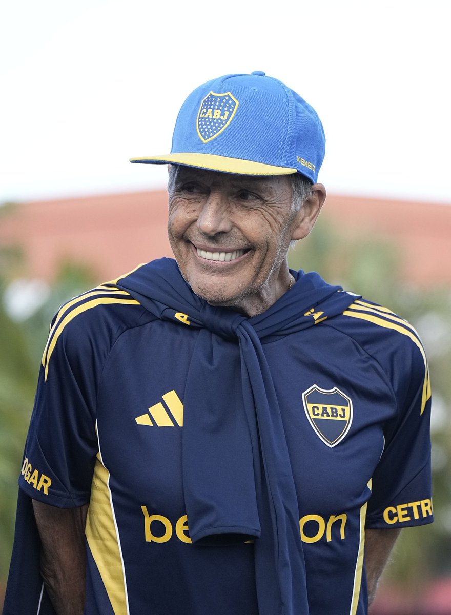 Marcos Rojo pasó de ser un aliado a un enemigo de Riquelme. Sus declaraciones mientras compartía un asado con sus compañeros cayeron mal en el presidente y por eso mandó a colgarlo en el Mundial de Clubes. Russo le dio el certificado de defunción al borrarlo de los entrenamientos