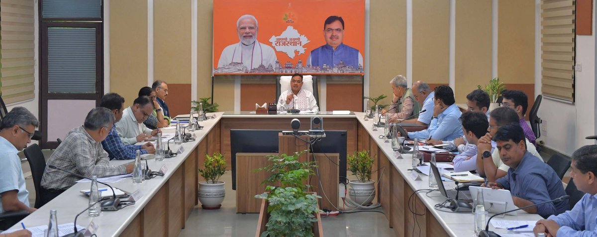 मुख्यमंत्री ने आपदा राहत प्रबंधन की बैठक ली

- निरंतर बारिश के चलते अधिकारी रहें अलर्ट मोड पर

- सतर्कता और संवेदनशीलता के साथ बचाव एवं राहत कार्यों में लाएं तेजी

- आपदा राहत टीम जलभराव वाले क्षेत्रों की करें सतत निगरानी

- आमजन किसी भी आपदा की स्थिति में बाढ़ नियंत्रण कक्ष में