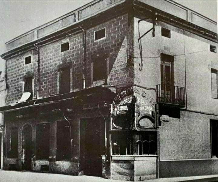 Taverna “Cal Sacs”, actualment hi ha l’Hotel Urpí. Antoni Grau, 1917
