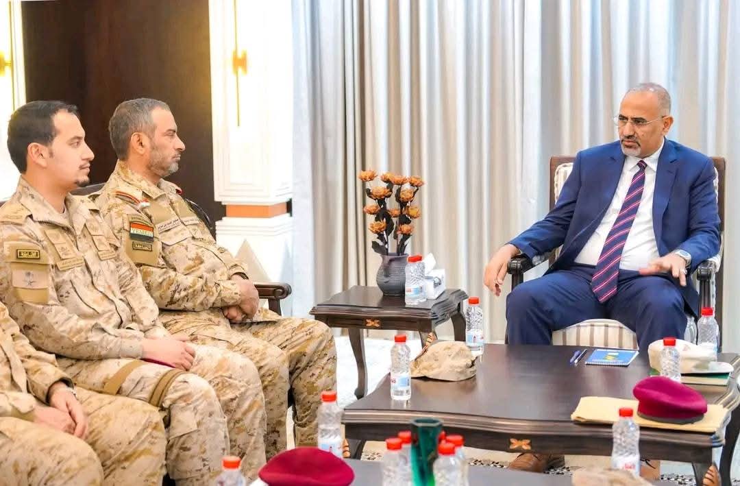 #عدن
عضو مجلس القيادة الرئاسي الزُبيدي يترأس اجتماعًا برئاسة هيئة الأركان العامة وعدد من هيئات ودوائر وزارة الدفاع .