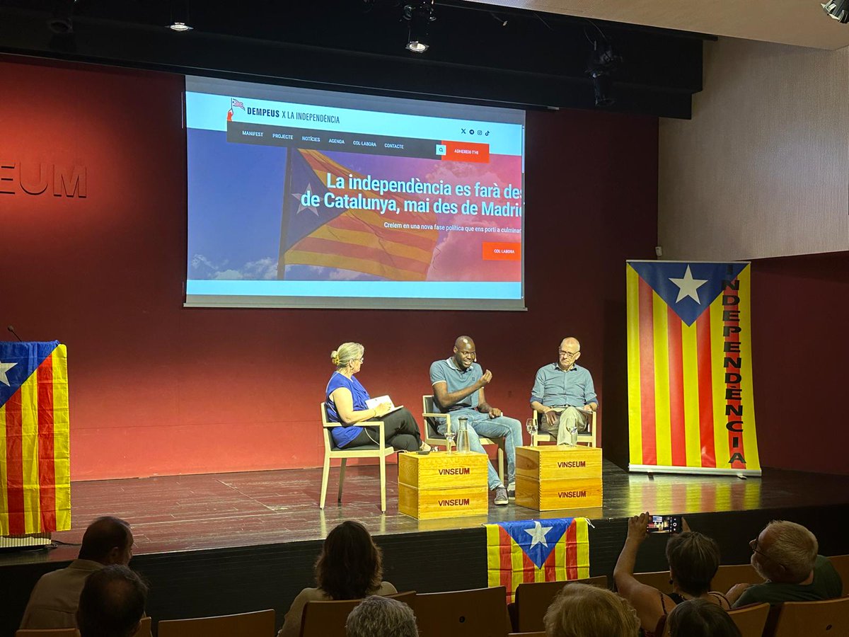 🔴🔴🔴
1/3
Dempeus agafa forma arreu del país.

Seguint el calendari marcat pel grup promotor, Dempeus per la Independència està iniciant les primeres reunions internes amb adherits de diverses comarques catalanes a fi de donar forma al moviment arreu del país.