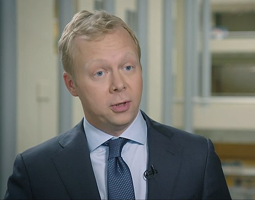 Sven op 1 (@sven_op_1) on Twitter photo Tot voor kort was Sven Koopmans de EU gezant voor het vredesproces in het Midden-Oosten. Hoe kijkt hij naar de diplomatieke druk die wordt opgevoerd op Israël? <a href="/MartijndeGreve/">Martijn de Greve</a> spreekt hem om 11.30u op <a href="/NPORadio1/">NPO Radio 1</a>. #WNL Tot voor kort was Sven Koopmans de EU gezant voor het vredesproces in het Midden-Oosten. Hoe kijkt hij naar de diplomatieke druk die wordt opgevoerd op Israël? <a href="/MartijndeGreve/">Martijn de Greve</a> spreekt hem om 11.30u op <a href="/NPORadio1/">NPO Radio 1</a>. #WNL