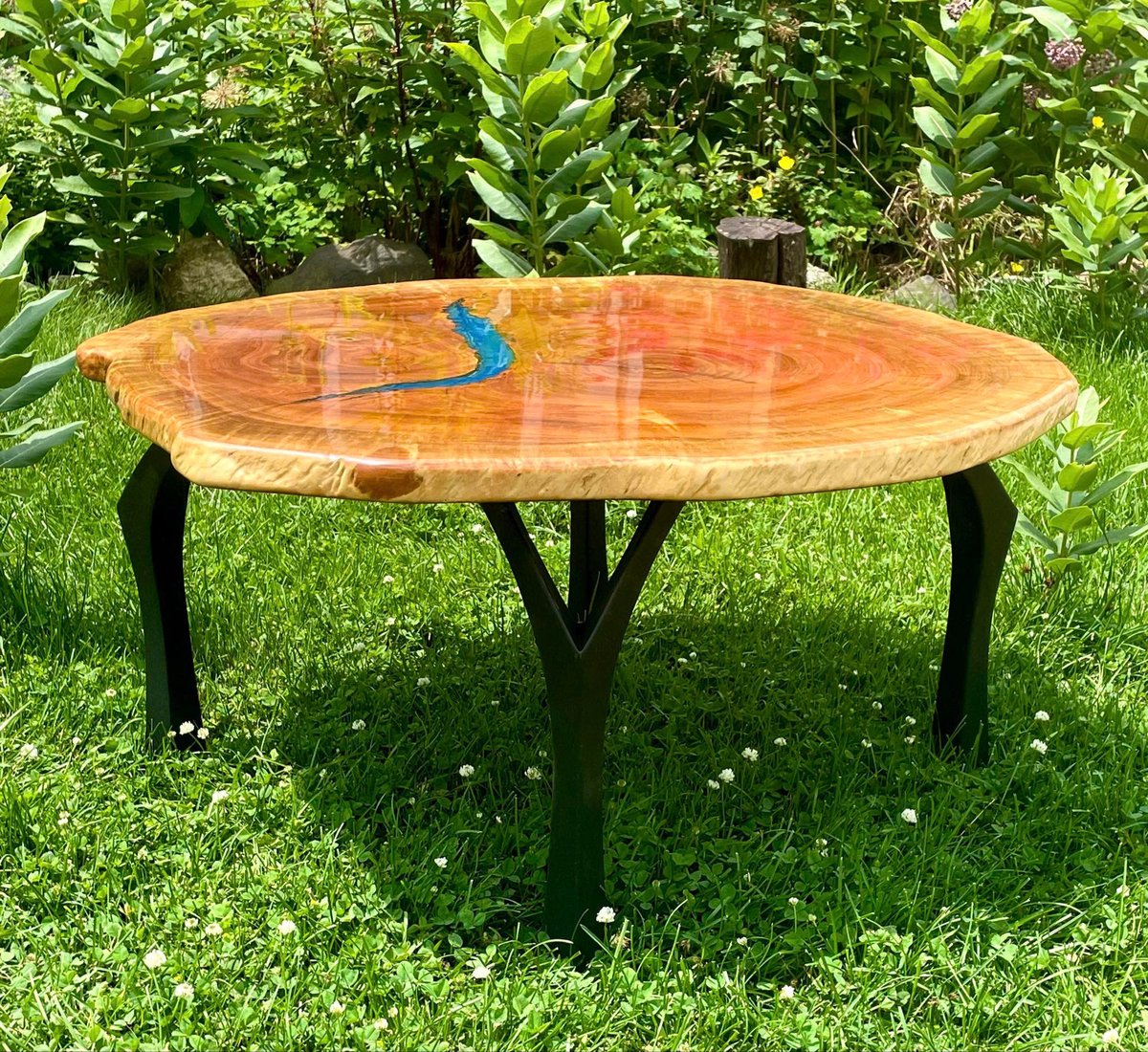 Flowyline_'s tweet image. Everyone wants a table that works and wows, right?
@GreenwoodTurnings brought it to life with the Faras legs: light in look, firm in feel.

And honestly, we’re a little obsessed. 😍

#FlowylineDesign #Woodwork #FurnitureDesign #CustomFurniture #TableLegs