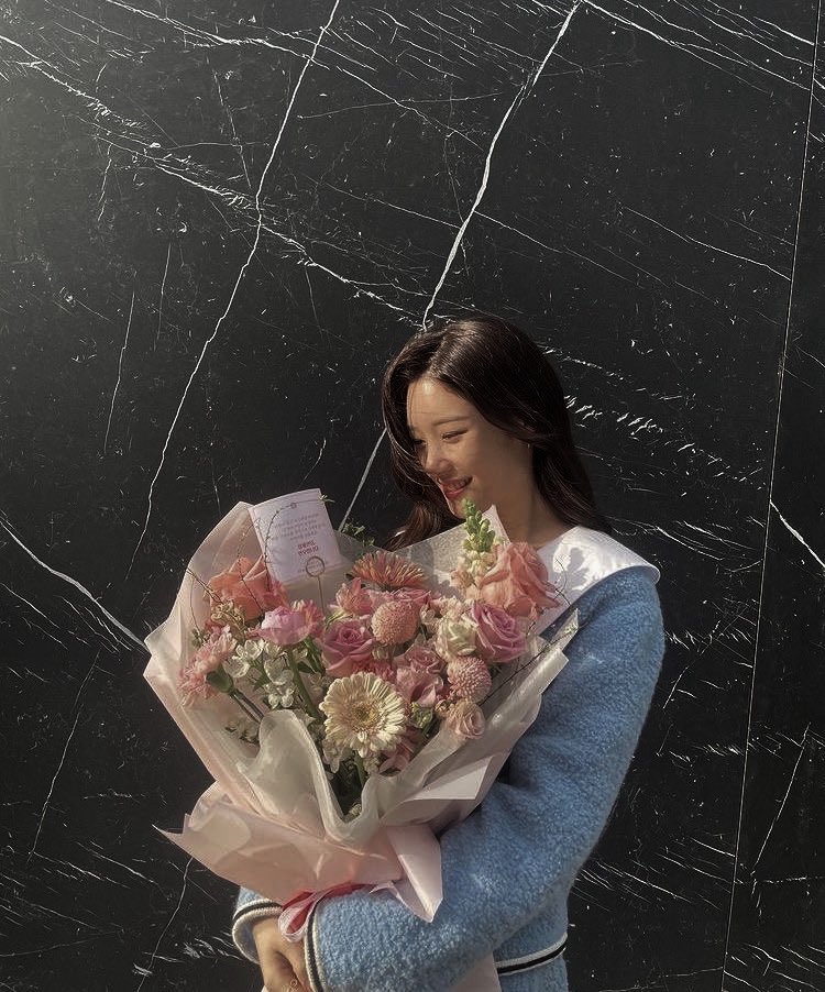 𝐀𝐌𝐎𝐑𝐀 tweet media