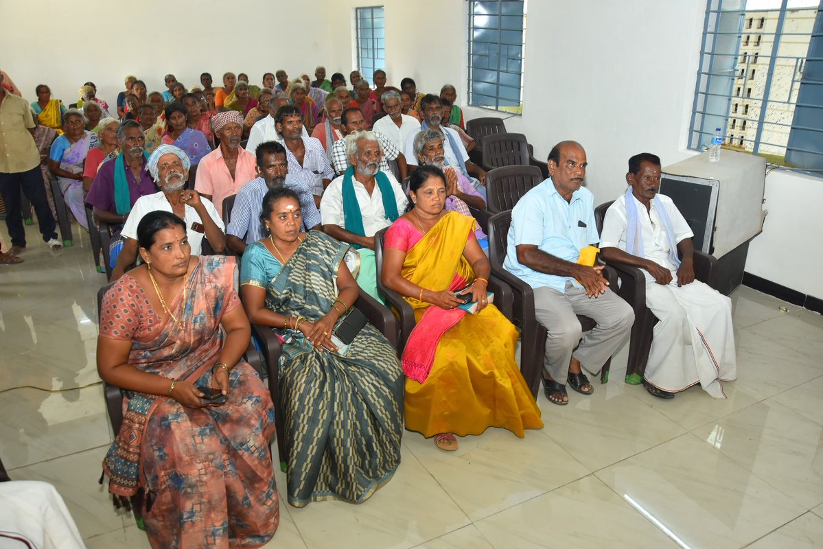 கடந்த 15/07/2025 அன்று, திண்டுக்கல் மாவட்டம் வேடசந்தூர் சட்டமன்ற தொகுதிக்கு உட்பட்ட, குஜிலியம்பாறை வடக்கு ஒன்றியம் - ஆலம்பாடி ஊராட்சி, கொல்லபட்டியில் 

சட்டமன்ற உறுப்பினர் தொகுதி மேம்பாட்டு திட்டம் 2023-24 நிதியிலிருந்து (ரூ. 25 லட்சம் /-) மதிப்பீட்டில் கட்டப்பட்ட பல்நோக்கு கூடம்