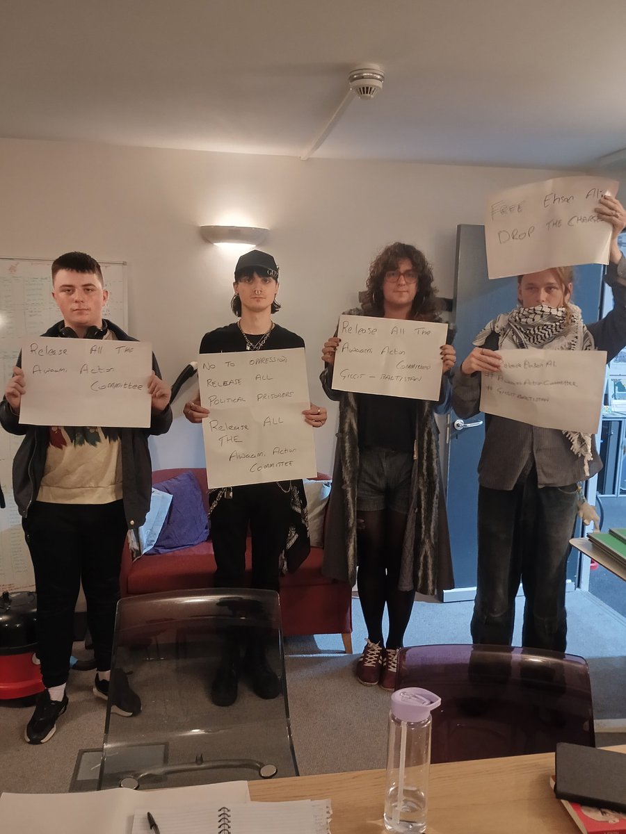 RMike1820's tweet image. End Pakistan state oppression

Liverpool RCP in solidarity with the Awami Action Committee.

Release our comrades

Drop the charges

#ReleaseEhsanAli

#AwaamiActionCommittee

#GilgitBaltistan