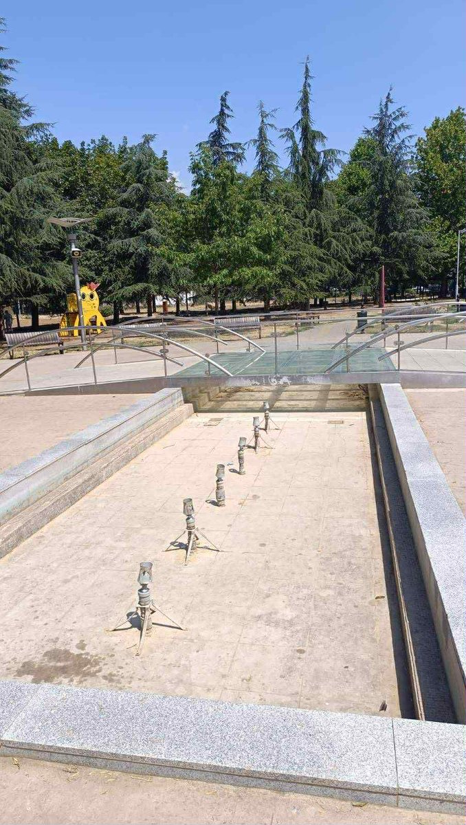Održavanje fontana je Grad Niš koštalo preko 500.000 evra u prethodne četiri godine

Poskupljenje održavanja fontana koje ne rade, podstaklo me da potražim ugovore iz prethodnih godina. 61.7 miliona sa PDV-om izdvojeno je iz budžeta za održavanje fontana u prethodne četiri