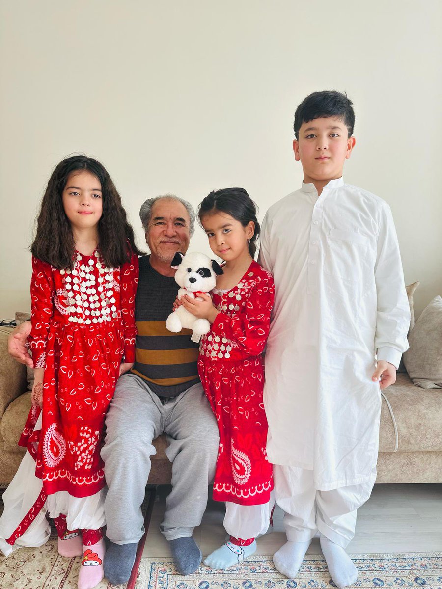 🤔جهان ای برادر نماند به کس 
 دل خستگان را مبادت هوس

نه کس را وفا کرد این بی‌وفا 
 که جز مرگ نبودش سرانجام کار🥱

#سعدى⭐️