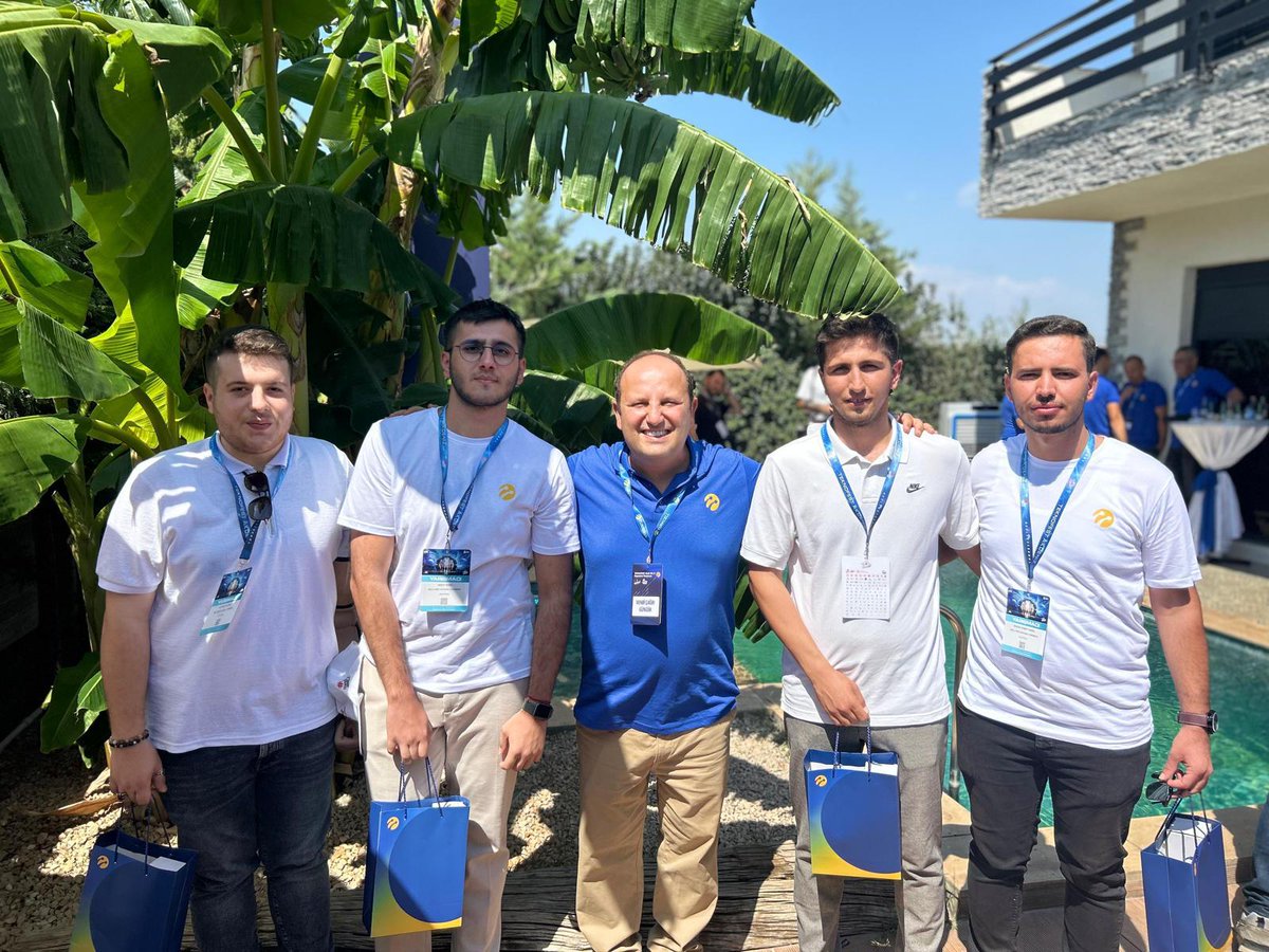 agucomputer's tweet photo. Öğrencilerimizden oluşan “AGUtech” takımı Teknofest kapsamında Turkcell’in Antalya’da düzenlediği 2024 yılı Akıllı Wi-Fi Kapsama Yarışması’nda 66 üniversiteden 191 takım içinde ikinci oldu🎉 

#AbdullahGülÜniversitesi  #agübilgisayarmühendisliği   #teknofest https://t.co/uhzHiq2axo
