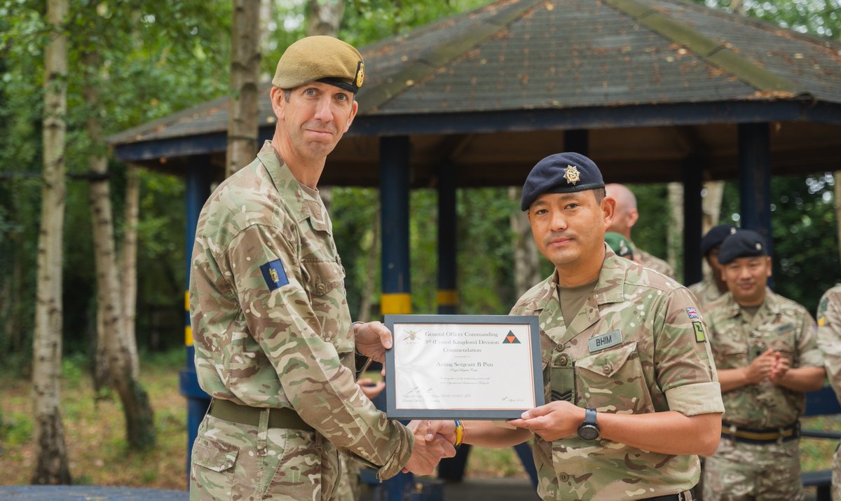 Gurkha_Brigade's tweet image. Sergeant Bhimbahadur Pun (QOGLR), awarded a General Officer Commanding Commendation. His leadership helped in revitalising the 101 Operational Sustainment Brigade's Inventory Management Cell preventing losses across 53 units. 

#Gurkha #Commendation #Nepal #BritishArmy #Army