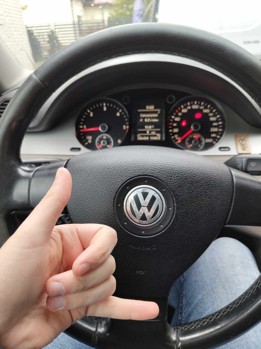 Nowa seria na YouTube! 🎬

Auto 🚗, kamera 🎥, esportowe gadanie 🎮
Coś się nagrało.

Powinno być śmiesznie 😅, trochę dziwnie 🤷‍♂️ — ale może warto zobaczyć.
Nie pytajcie, po prostu sami się przekonajcie.