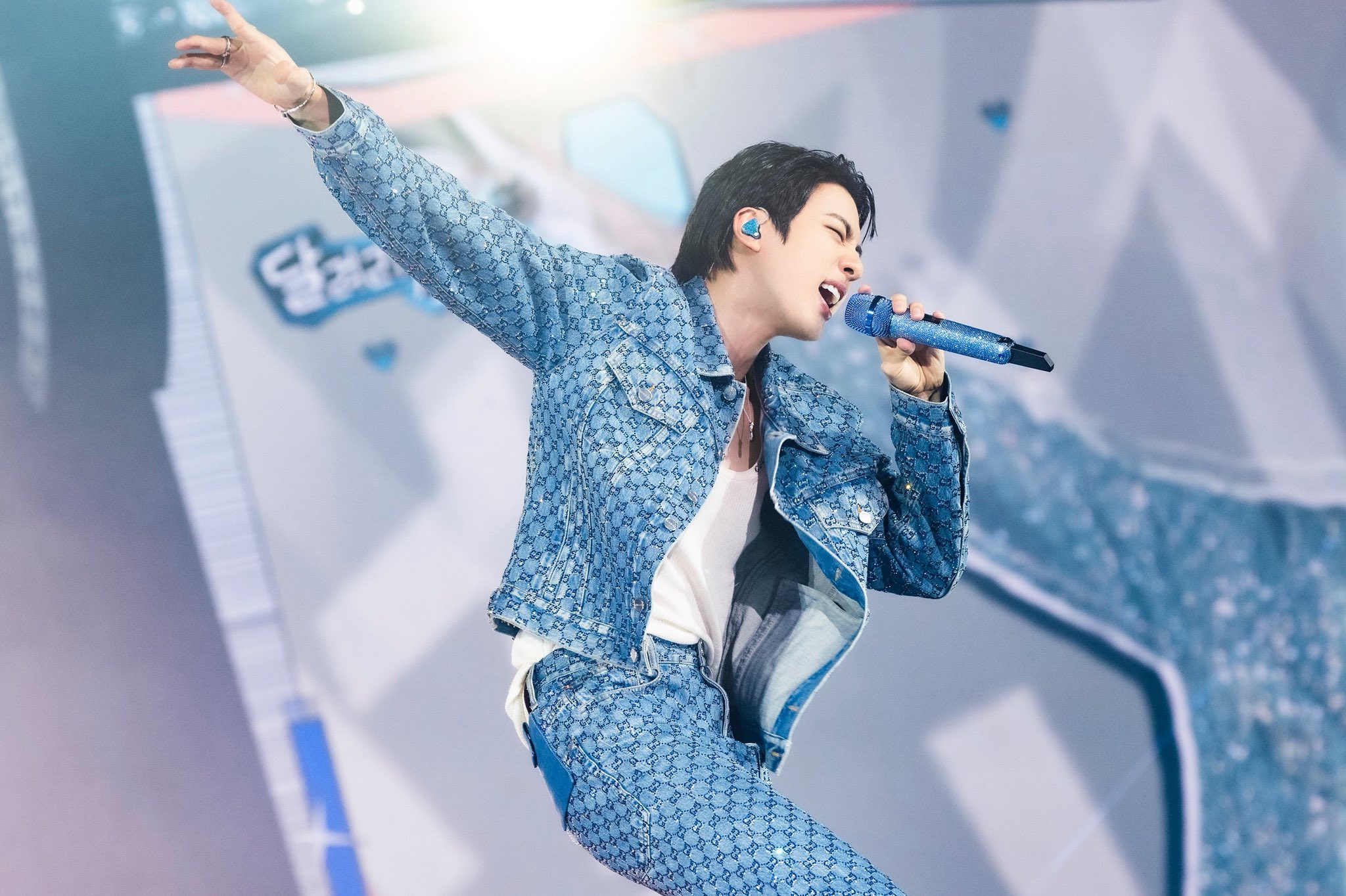 [RUNSEOKJIN in JAPAN] TOUR 大阪限定　タルソク 𝗥𝗨𝗡𝗦𝗘𝗢𝗞𝗝𝗜𝗡_𝗘𝗣.𝗧𝗢𝗨𝗥 𝗶𝗻 𝐎𝐒𝐀𝐊𝐀 BTS_jin