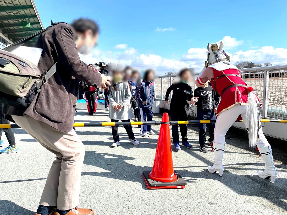 #コスプレ  #cosplay 
 #笠松競馬場 
自分もちいかわちゃんの前に現れたら、泣かれてしまうのか…(´・ω・｀)
