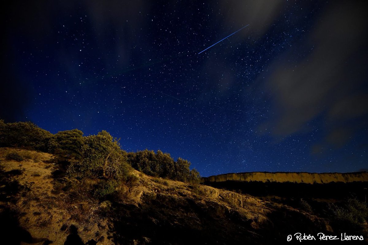 Beatriz Varona ⭐ (@trizbangtheory) on Twitter photo ✨El lunes realizamos una charla y observación nocturna en Puentedey (Burgos) junto a <a href="/sodebur/">SODEBUR</a> y <a href="/Astroburgos/">ASTROBURGOS</a> 🌞🌑
Gracias por acompañarnos bajo las estrellas.
📸Os comparto algunas fotos de la observación (Rubén Pérez Llarena) ✨El lunes realizamos una charla y observación nocturna en Puentedey (Burgos) junto a <a href="/sodebur/">SODEBUR</a> y <a href="/Astroburgos/">ASTROBURGOS</a> 🌞🌑
Gracias por acompañarnos bajo las estrellas.
📸Os comparto algunas fotos de la observación (Rubén Pérez Llarena)