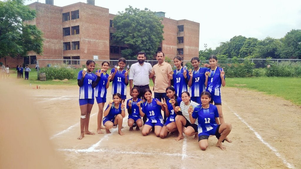 GMSSS Khuda Alisher (@gmssskas) on Twitter photo 🏆 DOUBLE GLORY! GMSSS Khuda Alisher's U-14 Girls Kabaddi team strikes GOLD at the Chandigarh Interschool Tournament! 🥇 Unstoppable spirit and teamwork! So proud! 🎉 #KabaddiQueens <a href="/SchoolEduChd/">Department of School Education, Chandigarh</a> 🏆 DOUBLE GLORY! GMSSS Khuda Alisher's U-14 Girls Kabaddi team strikes GOLD at the Chandigarh Interschool Tournament! 🥇 Unstoppable spirit and teamwork! So proud! 🎉 #KabaddiQueens <a href="/SchoolEduChd/">Department of School Education, Chandigarh</a>